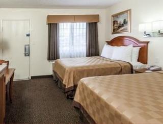 Motel Travelodge Fullerton Near Anaheim
