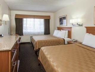 Motel Travelodge Fullerton Near Anaheim