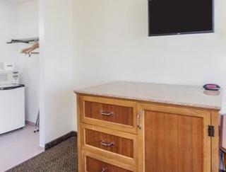 Motel Travelodge Fullerton Near Anaheim