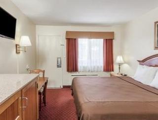 Motel Travelodge Fullerton Near Anaheim