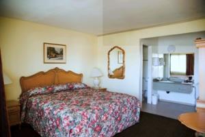 Motel Travelodge Fullerton Near Anaheim