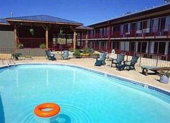 Outback Roadhouse Motel & Suites