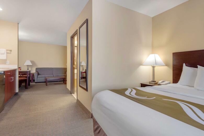 Hotel Quality Inn & Suites