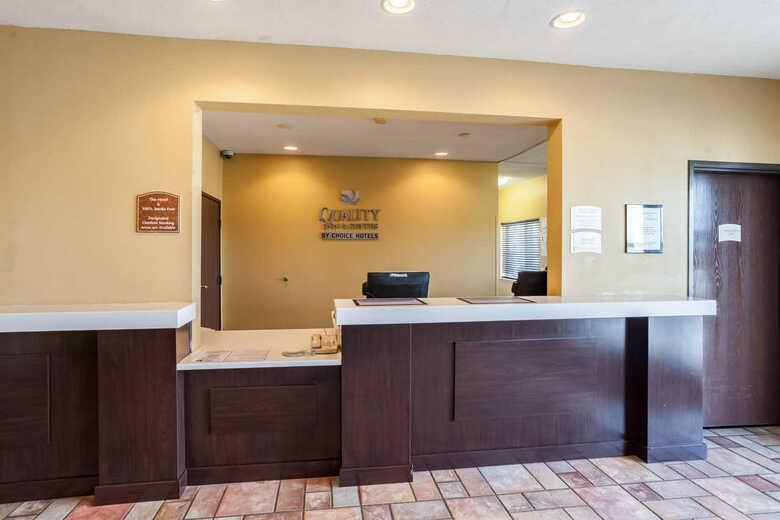 Hotel Quality Inn & Suites