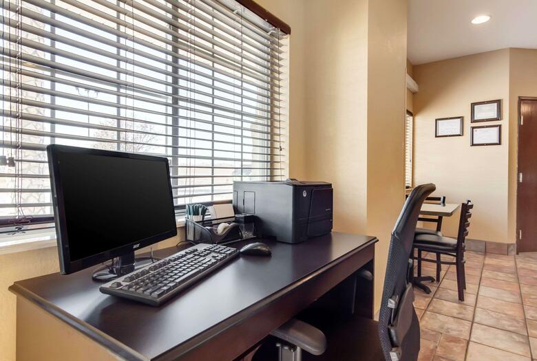Hotel Quality Inn & Suites