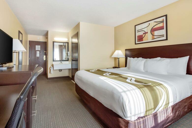 Hotel Quality Inn & Suites