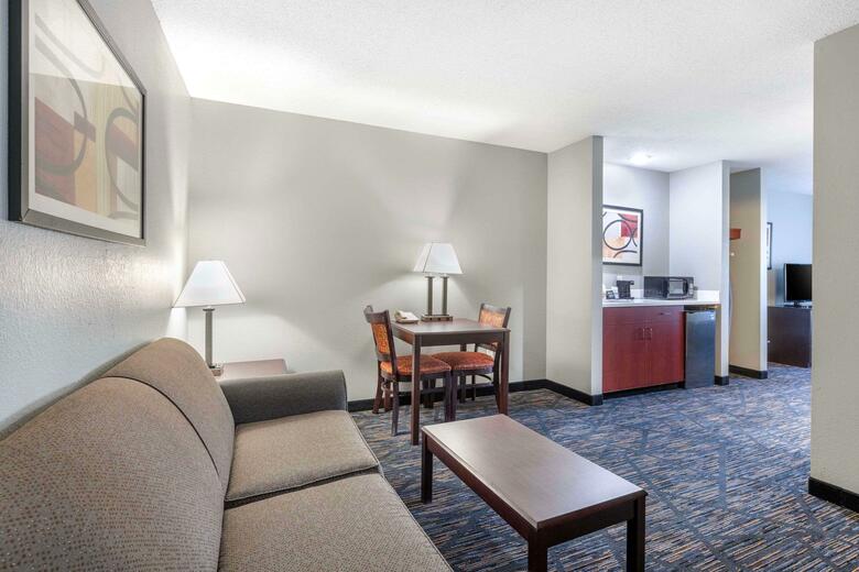 Hotel Quality Inn & Suites