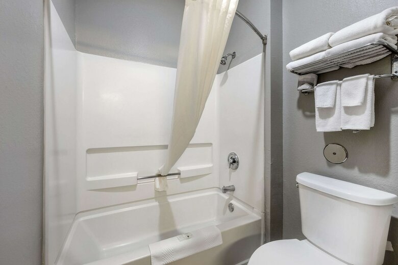 Hotel Quality Inn & Suites