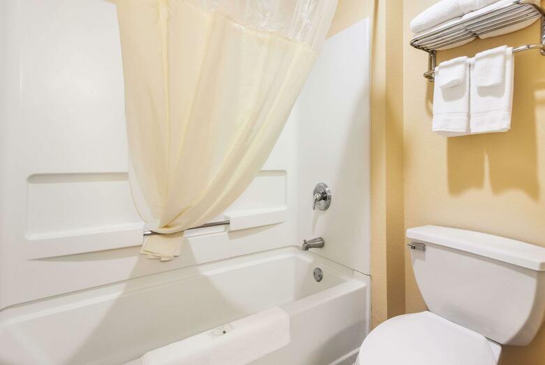 Hotel Quality Inn & Suites