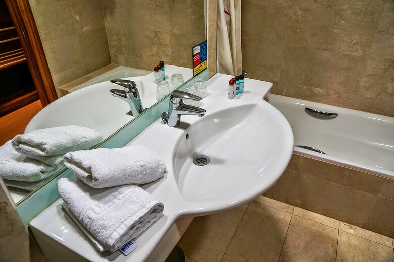 Hotel Sercotel Riscal