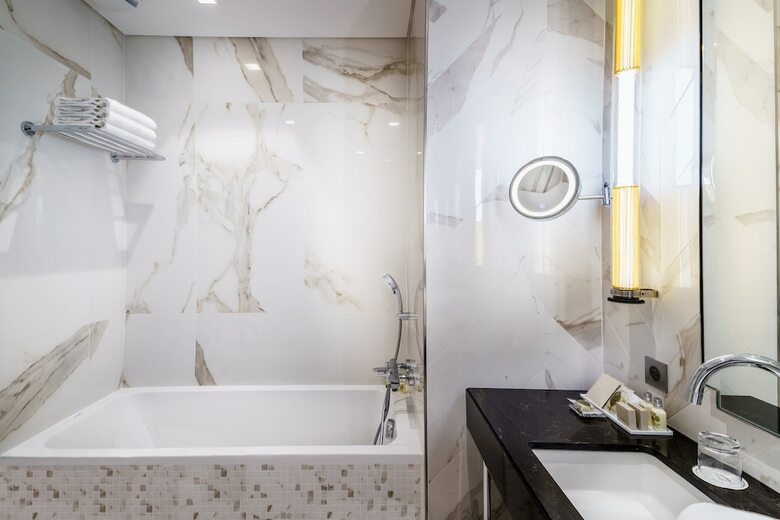 Hotel Le Claridge Champs-elysees Fraser Suites