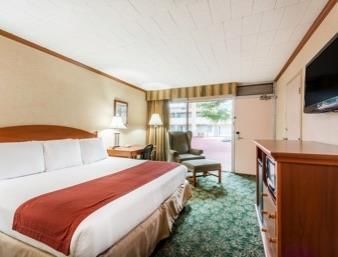 Ramada State College Hotel And Conference Center