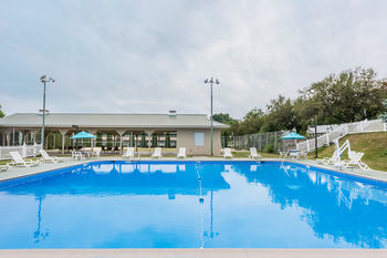 Ramada State College Hotel And Conference Center