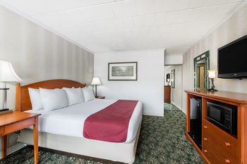 Ramada State College Hotel And Conference Center