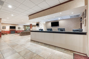 Ramada State College Hotel And Conference Center