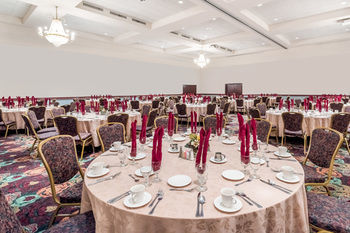 Ramada State College Hotel And Conference Center