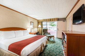 Ramada State College Hotel And Conference Center