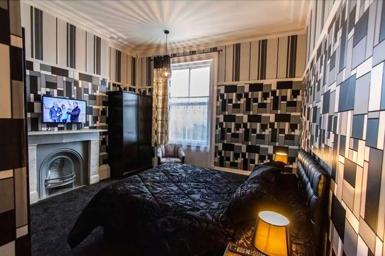 The Carlton Hotel