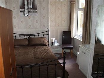 Bed & Breakfast Waves