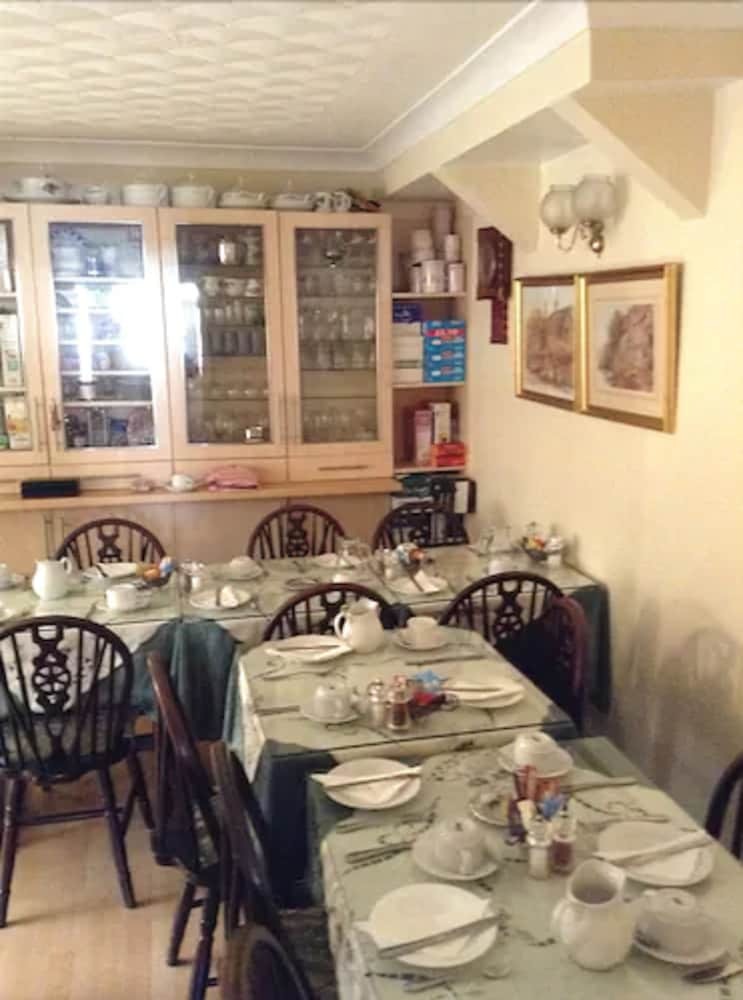 Hotel Acorn Guest House