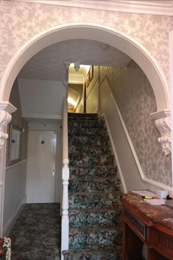 Hotel Acorn Guest House
