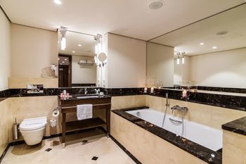 Airport Hotel Okecie