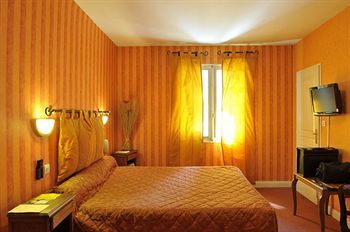 Hotel H�tel Les Pyr�n�es