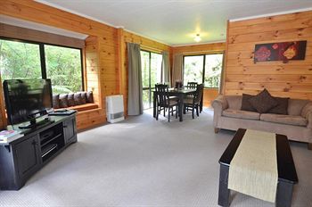 Motel Rainforest Retreat