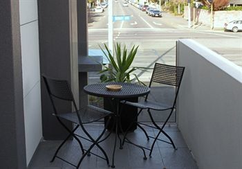 Bellano Motel Suites