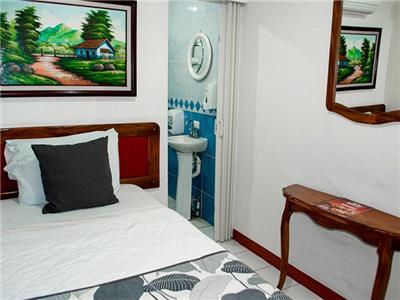 Hotel Berlor Airport Inn