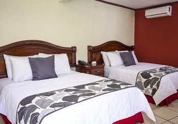 Hotel Berlor Airport Inn