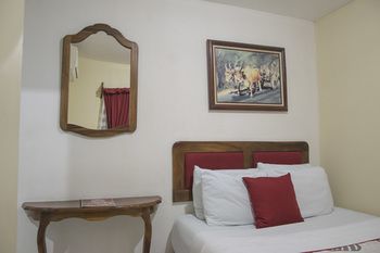 Hotel Berlor Airport Inn