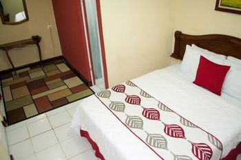 Hotel Berlor Airport Inn