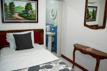 Hotel Berlor Airport Inn