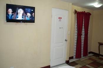 Hotel Berlor Airport Inn