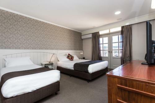 Country Comfort Amity Motel
