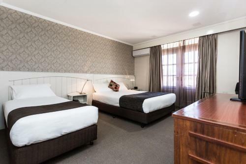 Country Comfort Amity Motel