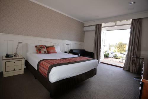 Country Comfort Amity Motel