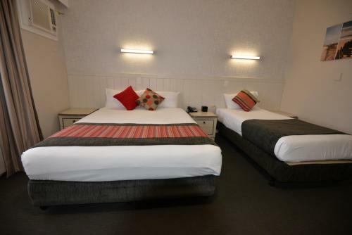 Country Comfort Amity Motel