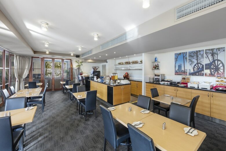 Mounts Bay Waters Apartment Hotel