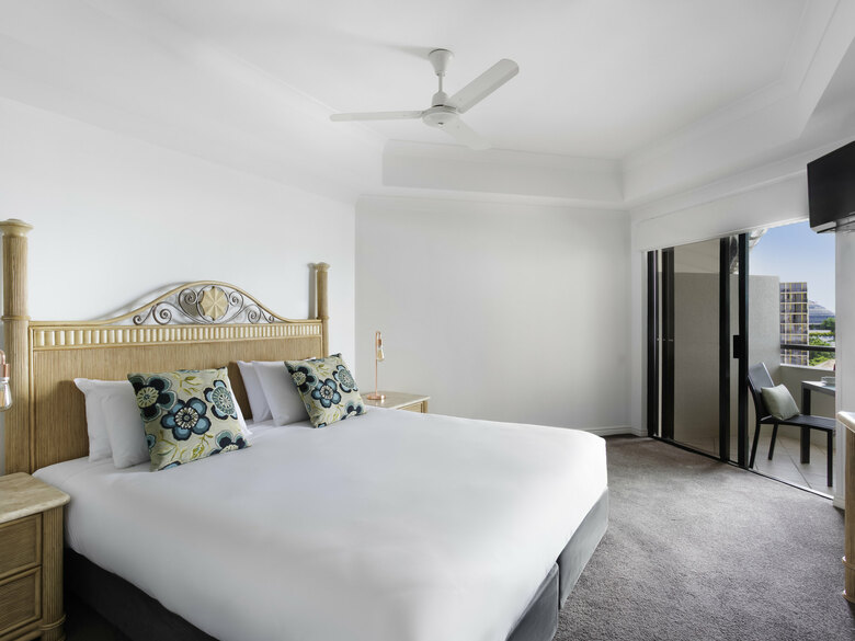 Hotel Mantra Esplanade