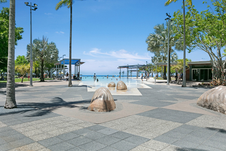 Hotel Mantra Esplanade