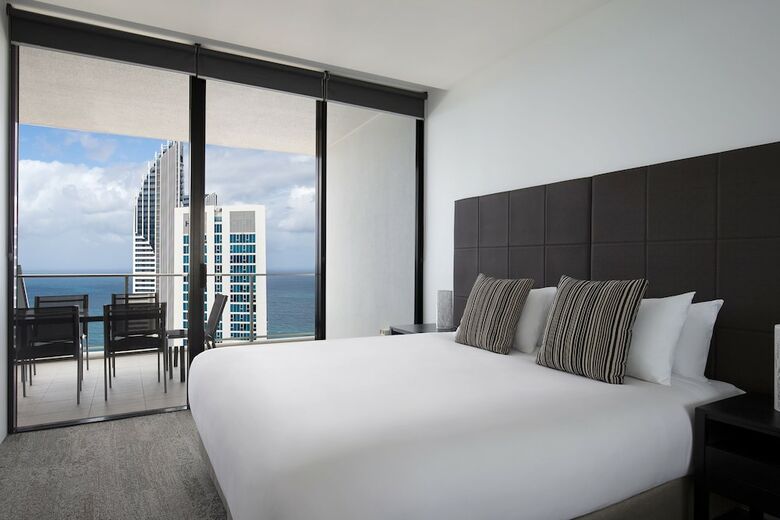 Hotel Mantra Circle On Cavill