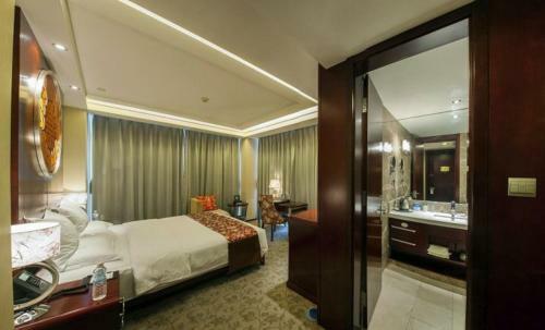Dongfang Hotel