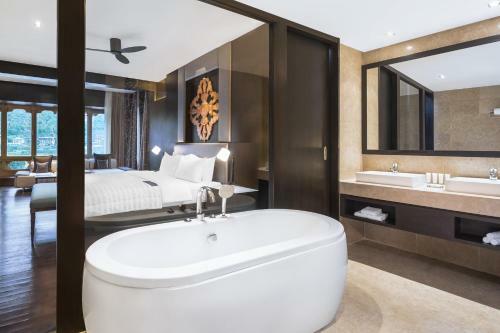 Hotel Le Meridien Paro Riverfront
