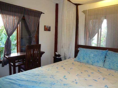 Hostal Red House