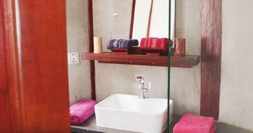 Hostal Red House