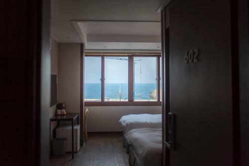 Check Inn Jeju Hotel