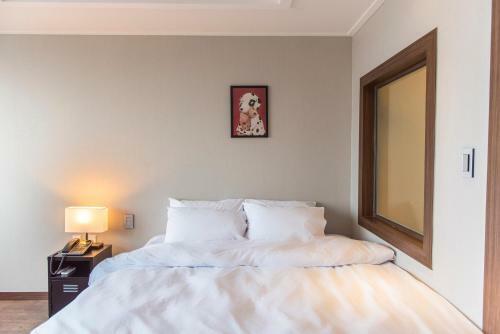 Check Inn Jeju Hotel