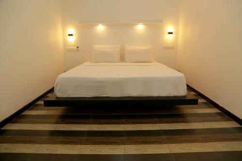 Posada Midigama Holiday Inn